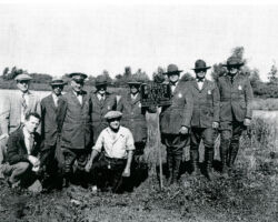 Louis Radke (left front).