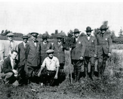 Louis Radke (left front).