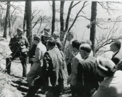 Robert Ellarson teaching. He reached audiences of all ages.