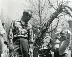 Robert Ellarson teaching.